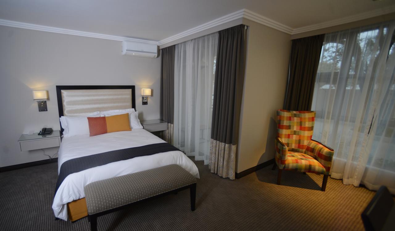 Regent Hotel City ハボローネ エクステリア 写真