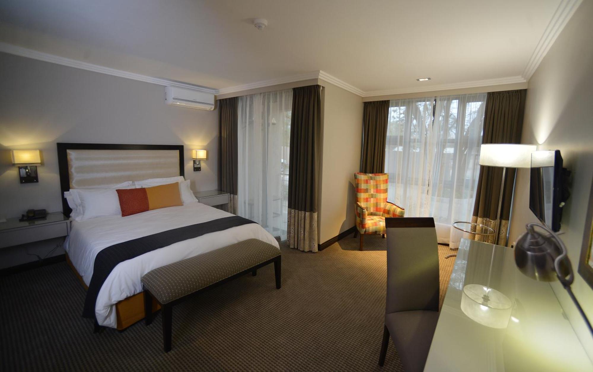 Regent Hotel City ハボローネ エクステリア 写真