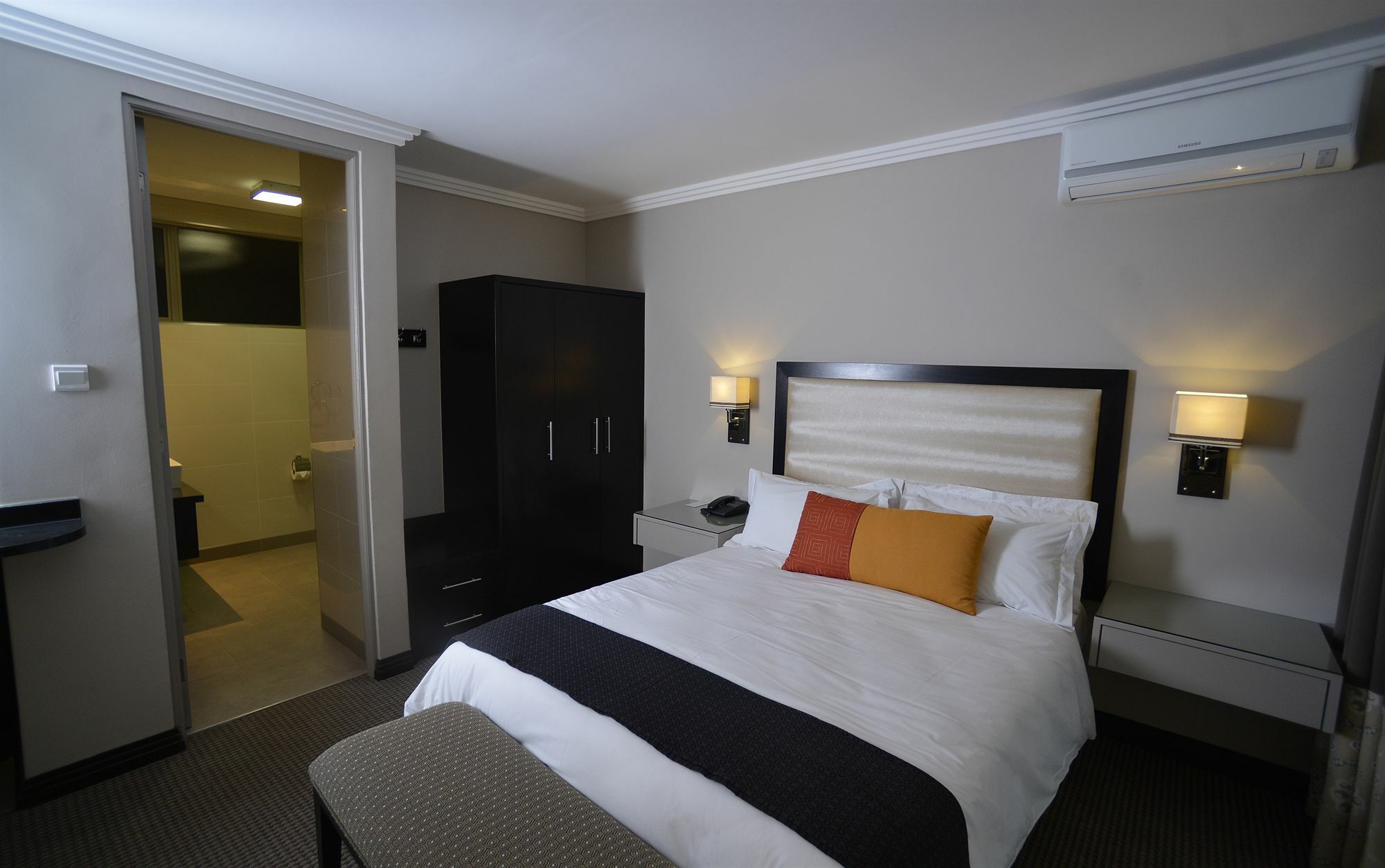 Regent Hotel City ハボローネ エクステリア 写真